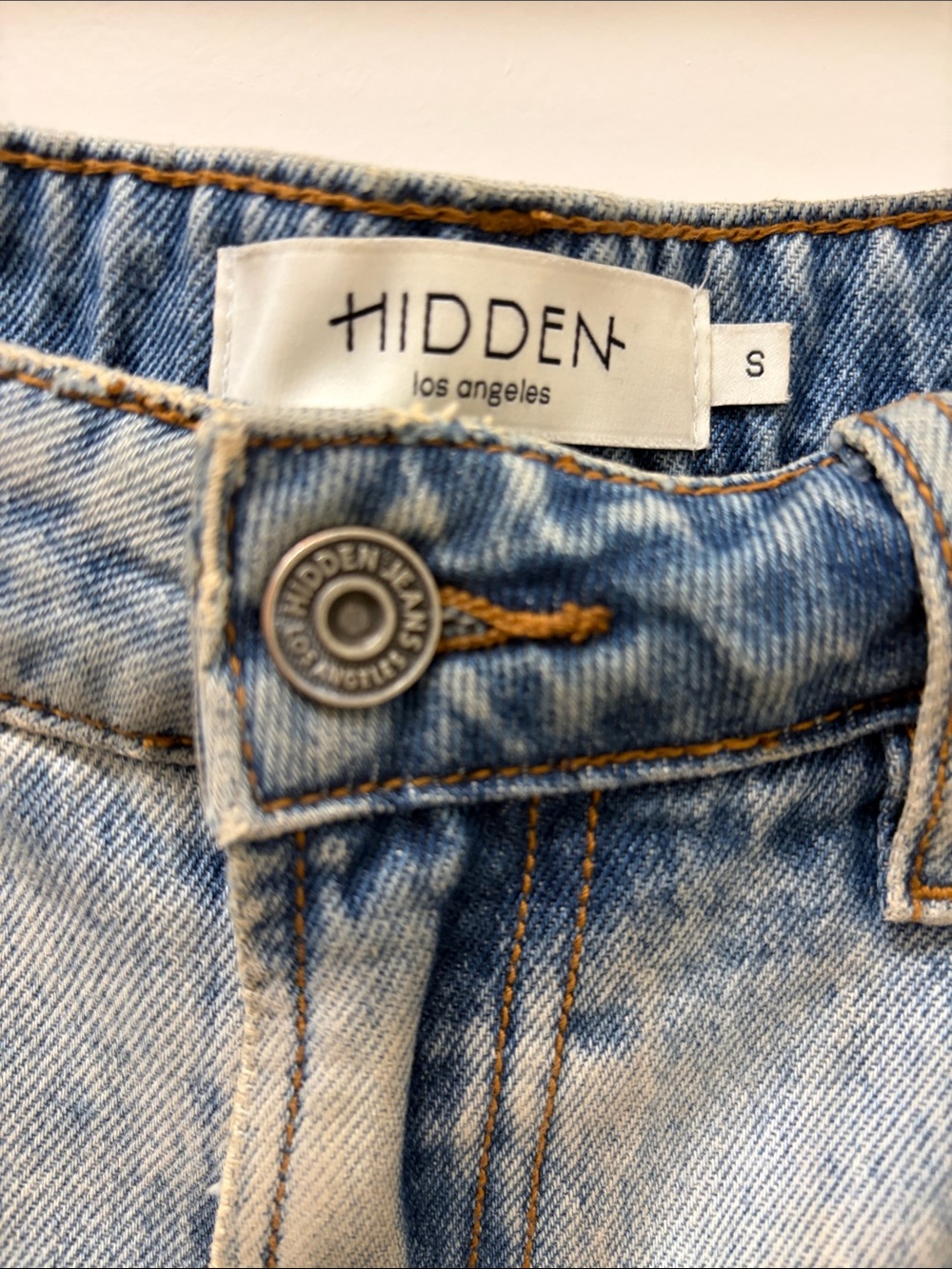 Raw Hem Denim Bermuda Shorts HIDDEN JEANS - Picture 7 of 8